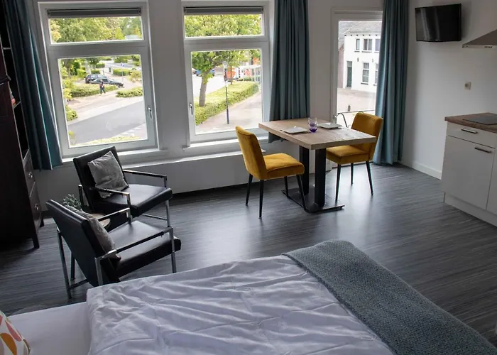 The Town Hotel Studios Appartments